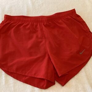 Nike Dri-Fit Orange Athletic Shorts Lightweight Breathable Design Size Medium